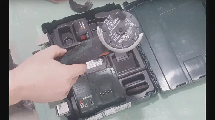 Аккумуляторная миниболгарка Metabo PowerMaxx CC 12 BL -  очень полезный инструмент -)